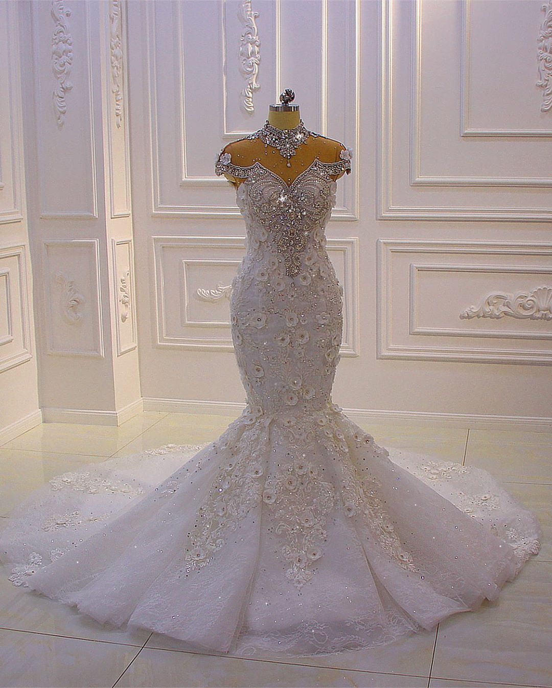 Gorgeous Long High Neck Appliques Lace Crystal Tulle Floor Length Mermaid Wedding Dress