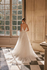 Sexy Long A-Line V-neck Tulle Lace Open Back Wedding Dresses