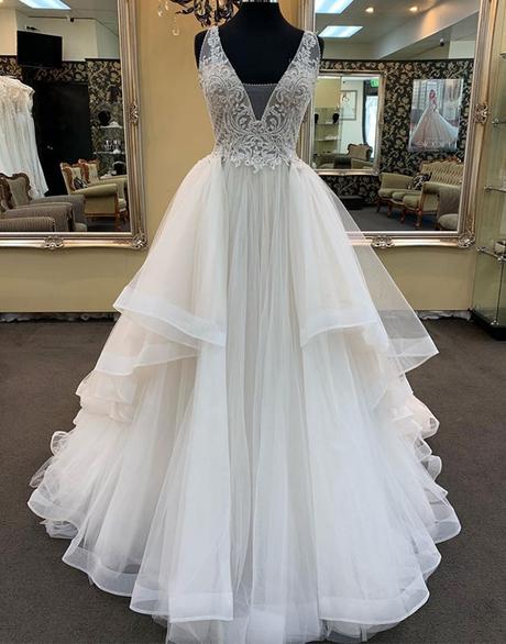 White Long A-line V-neck Tulle Lace Ruffles Wedding Dress