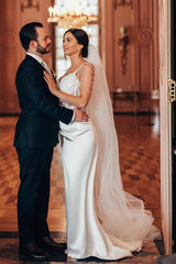 Elegant White Long Mermaid Sweetheart Satin Sleeveless Backless Wedding Dresses