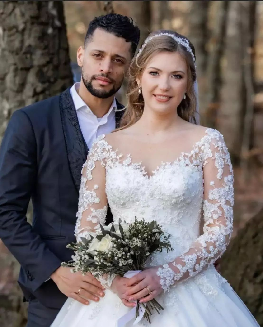 Long A-line Sweetheart Appliques Lace Wedding Dresses with Long Sleeves