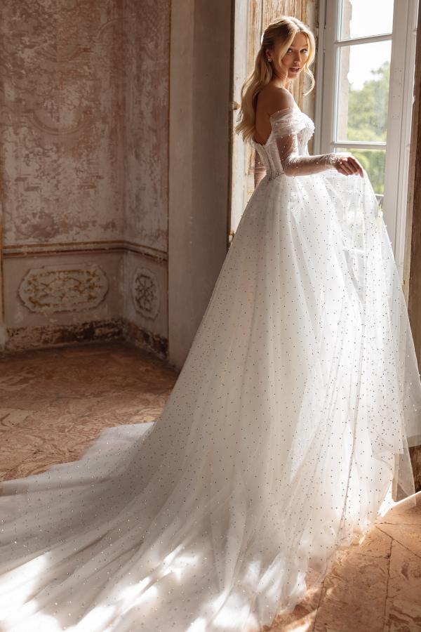 White Long Open Back Off The Shoulder A Line Tulle Floor Length Wedding Dress with Beads