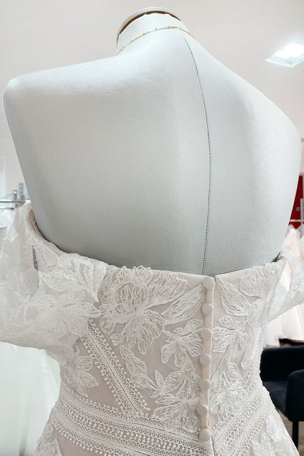 Gorgeous Long A-line Off the Shoulder Tulle Lace Appliques Wedding Dress