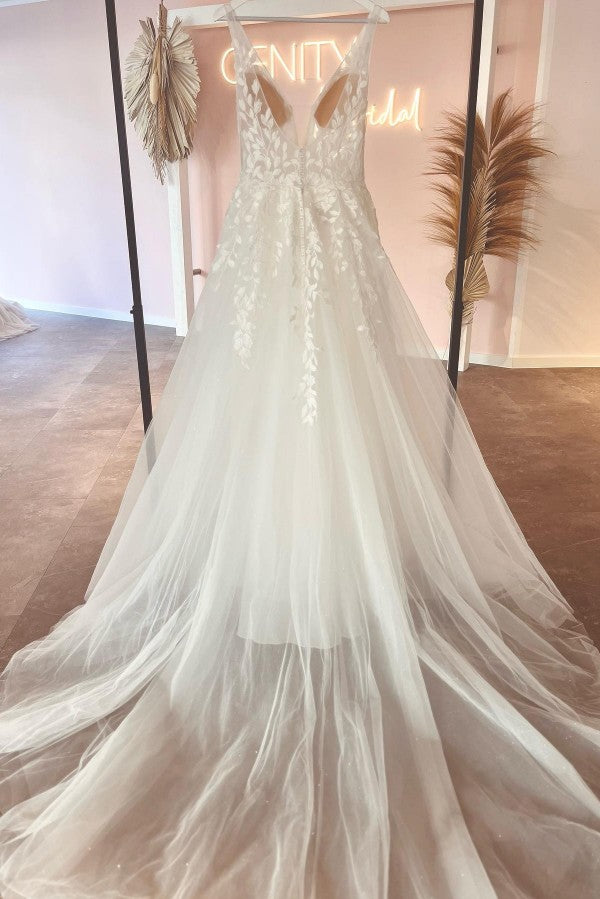 Boho Long A-line V-neck Tulle Lace Backless Wedding Dresses