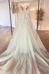 Boho Long A-line V-neck Tulle Lace Backless Wedding Dresses