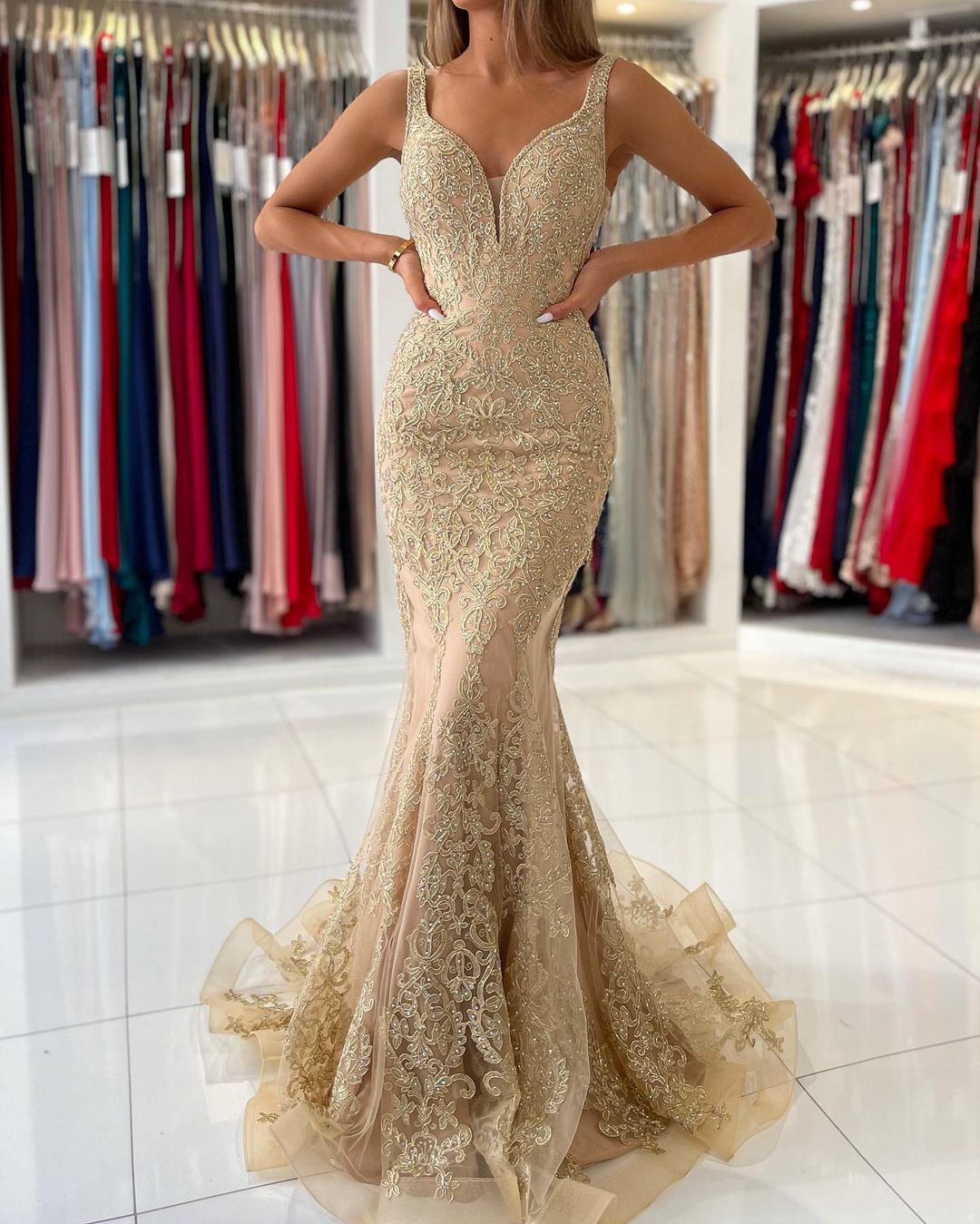 Long Mermaid Sweetheart Prom Dress with Floral Lace Appliques