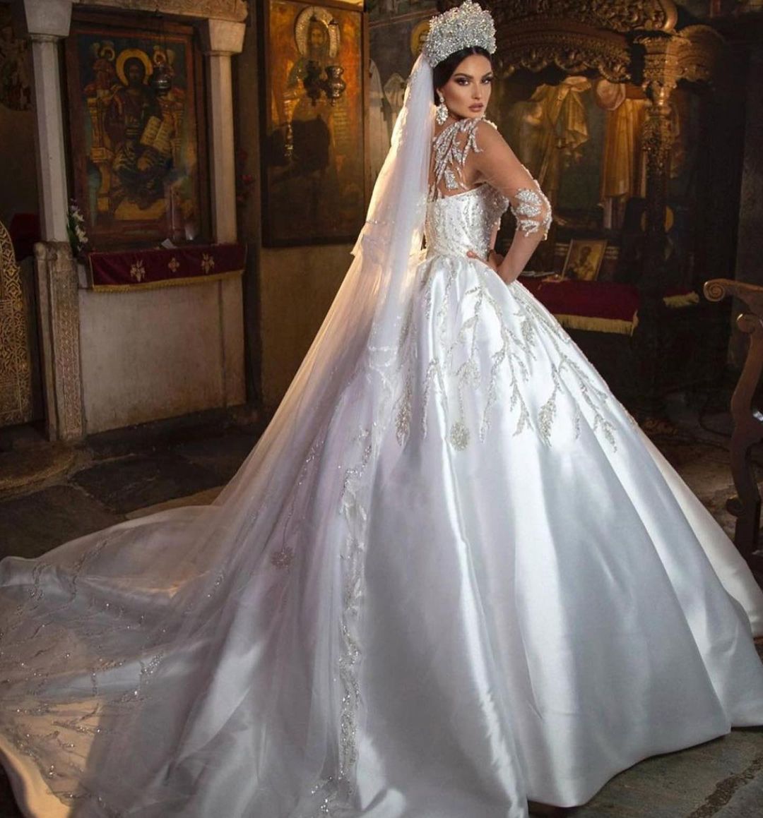 Gorgeous Long Ball Gown Sweetheart Satin Wedding Dress with Sleeves