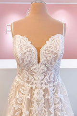 Classy Long Spaghetti Straps Appliques Lace A-Line Tulle Backless Wedding Dress