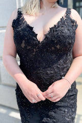 Long Black Spaghetti Straps V-neck Appliques Lace Tulle Mermaid Prom Dress