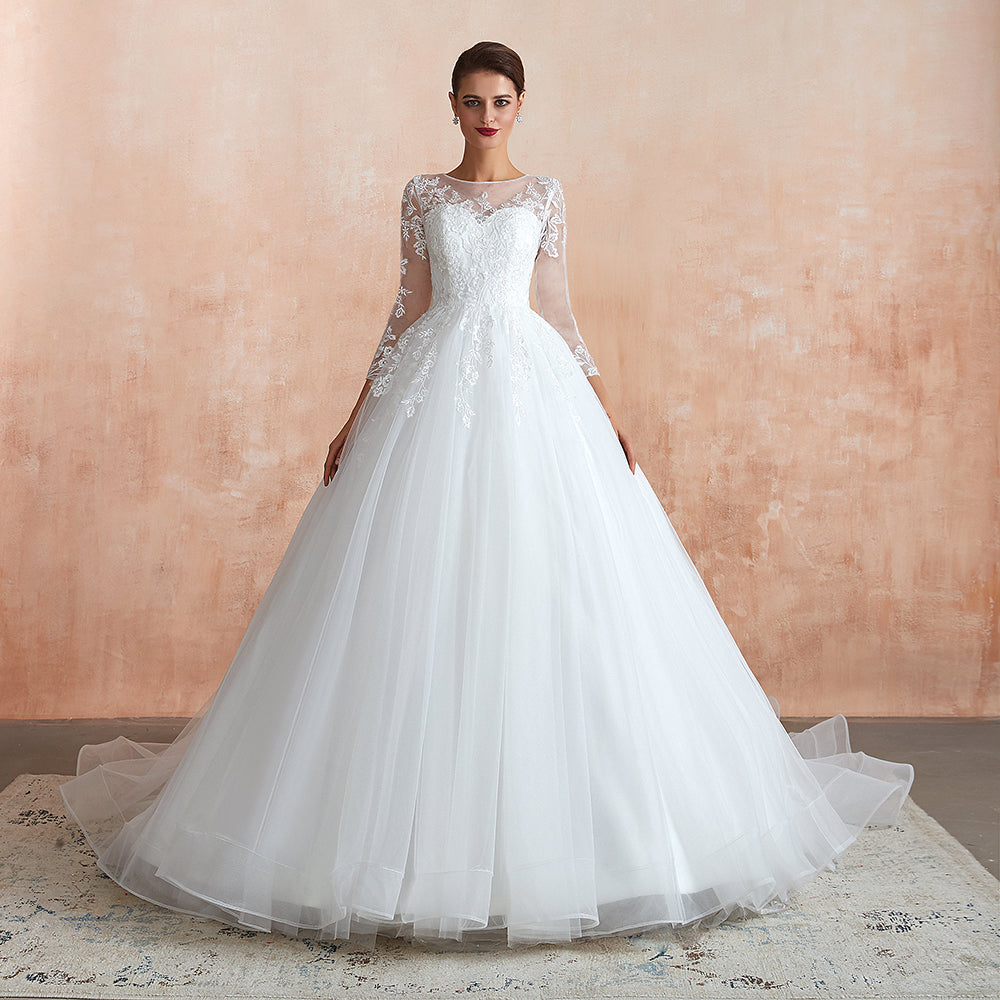 Elegant Long Ball Gown Appliques Lace Tulle Wedding Dress with Sleeves