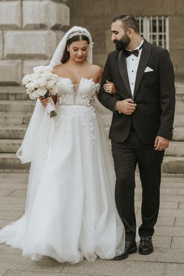 Boho Plus Size Long A-line Off the Shoulder Tulle Lace Wedding Dresses