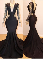 Long Sleeves Appliques Lace Mermaid V-neck Black Prom Dresses