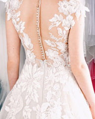 Beautiful Long A-Line Bateau Appliques Lace Floor Length Tulle Wedding Dress