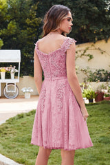 Short A-line Tulle Knee Length Homecoming Dress with Appliques Lace