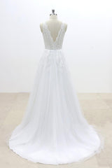 Long Ruffle V-neck Appliques Tulle A-line Wedding Dress