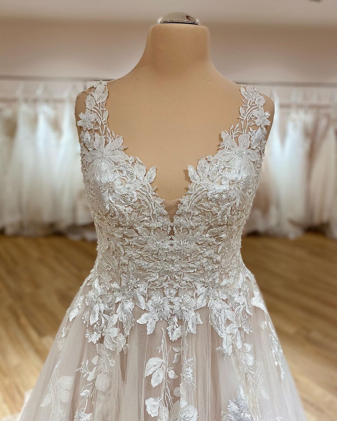 Plus Size Long A-Line V-neck Spaghetti Straps Appliques Lace Ruffles Tulle Wedding Dress