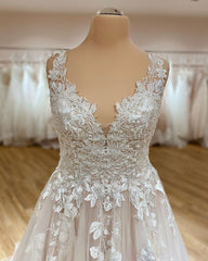 Plus Size Long A-Line V-neck Spaghetti Straps Appliques Lace Ruffles Tulle Wedding Dress