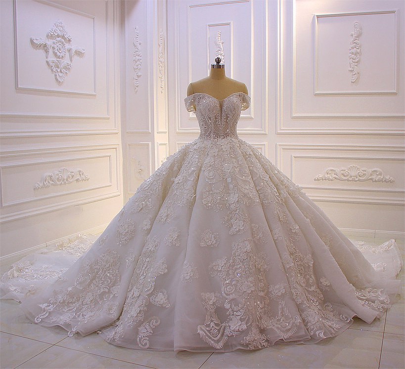 Gorgeous Long Sweetheart Off the Shoulder Backless Appliques Lace Ruffles Tulle Wedding Dress