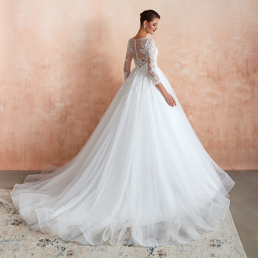 Elegant Long Ball Gown Appliques Lace Tulle Wedding Dress with Sleeves