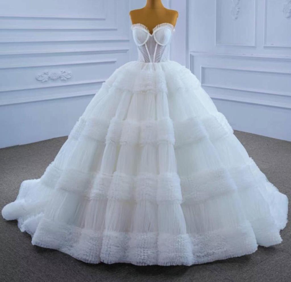 Charming Long Ball Gown Strapless Lace Tulle Wedding Dress