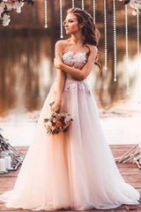 Long A-line Sweetheart Tulle Wedding Dress with Lace Appliques