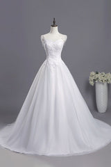 Long Sweetheart Beading Appliques Lace A-line Tulle Wedding Dress