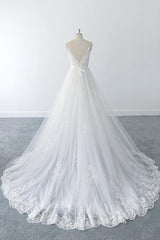 Elegant Long V-neck Ruffle Appliques Tulle A-line Backless Wedding Dress