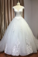 Elegant Long Cap Sleeve Tulle Lace V-neck Ball Gown Wedding Dresses