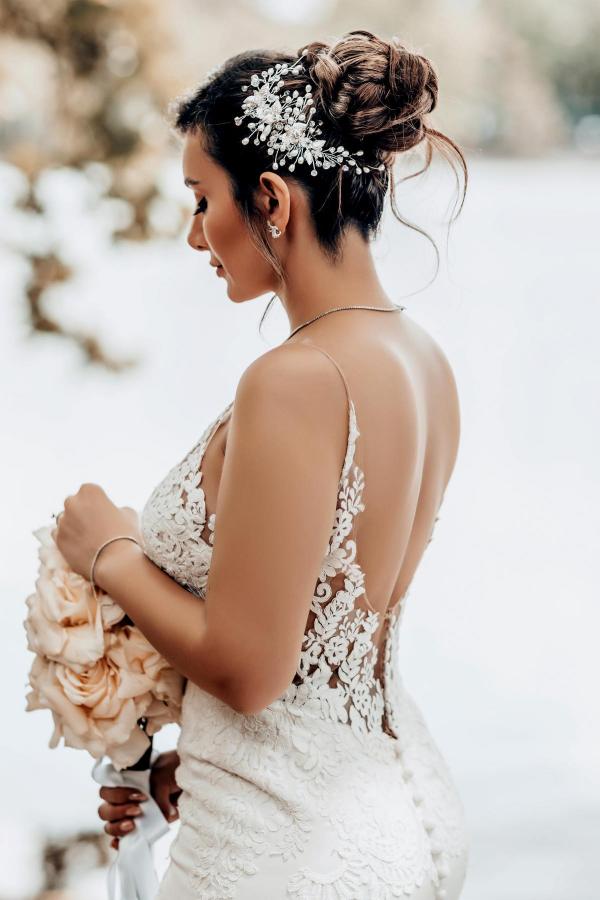Elegant Mermaid Sweetheart Spaghetti Straps Lace Tulle Long Wedding Dress with Train
