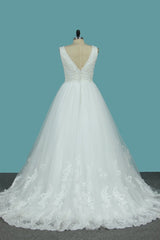 Plus Size Long V-neck A-Line Appliques Lace Backless Tulle Floor Length Wedding Dress
