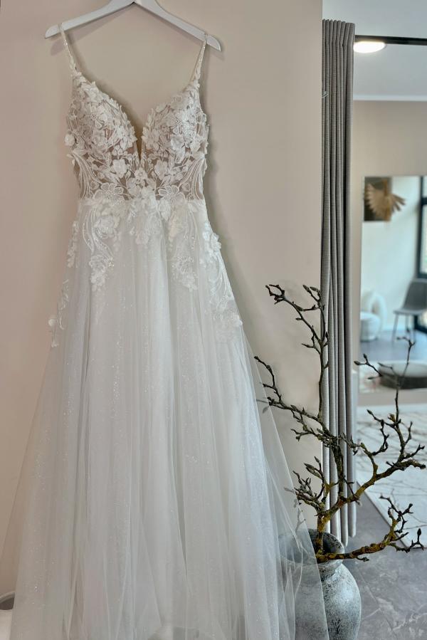 Long Spaghetti Straps Sweetheart A-Line Tulle Appliques Lace Wedding Dress