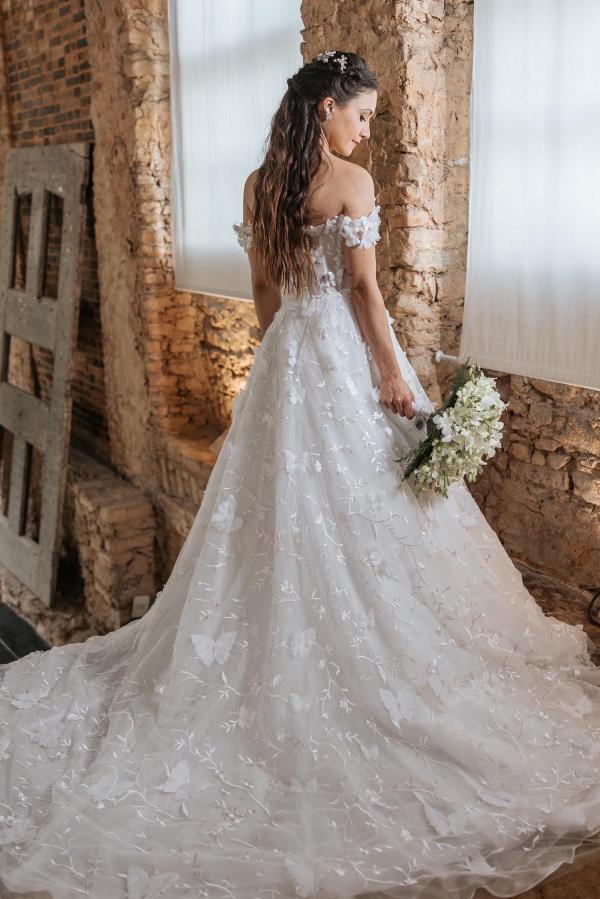 Elegant Long A-line Off the Shoulder Tulle Floral Lace Wedding Dresses
