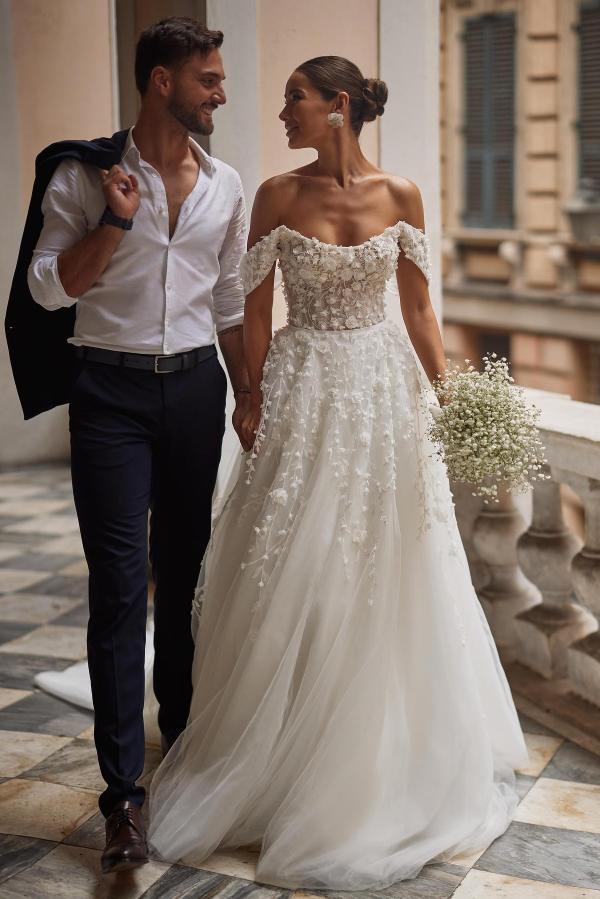 Chic Long A-line Off the Shoulder Floral Lace Tulle Backless Wedding Dress