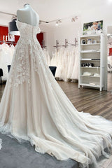 Gorgeous Long A-line Off the Shoulder Tulle Lace Appliques Wedding Dress