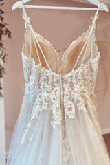 Long A-Line Ruffles Tulle Sweetheart Appliques Lace Floor Length Wedding Dress