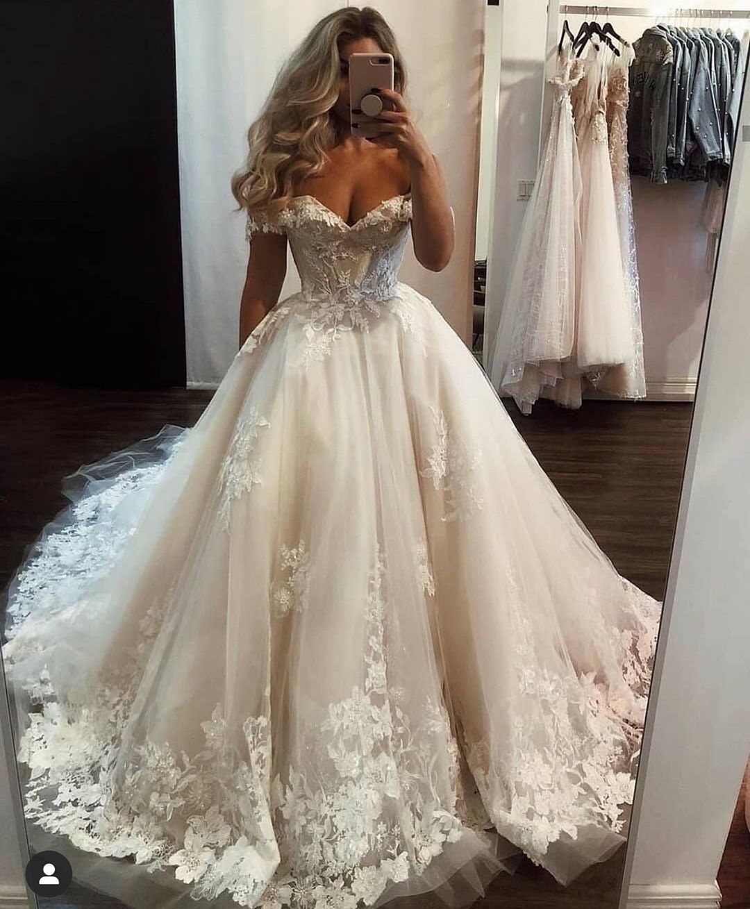 Luxury Long A-line Off the Shoulder Tulle Lace Wedding Dress