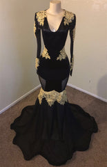 Black Long V-neck Appliques Lace Mermaid Prom Dress with Sleeves