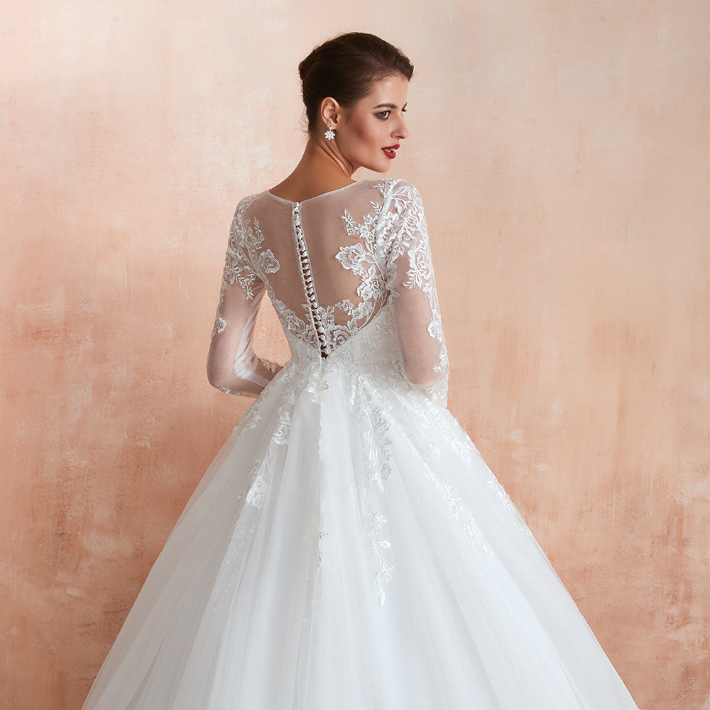 Elegant Long Ball Gown Appliques Lace Tulle Wedding Dress with Sleeves