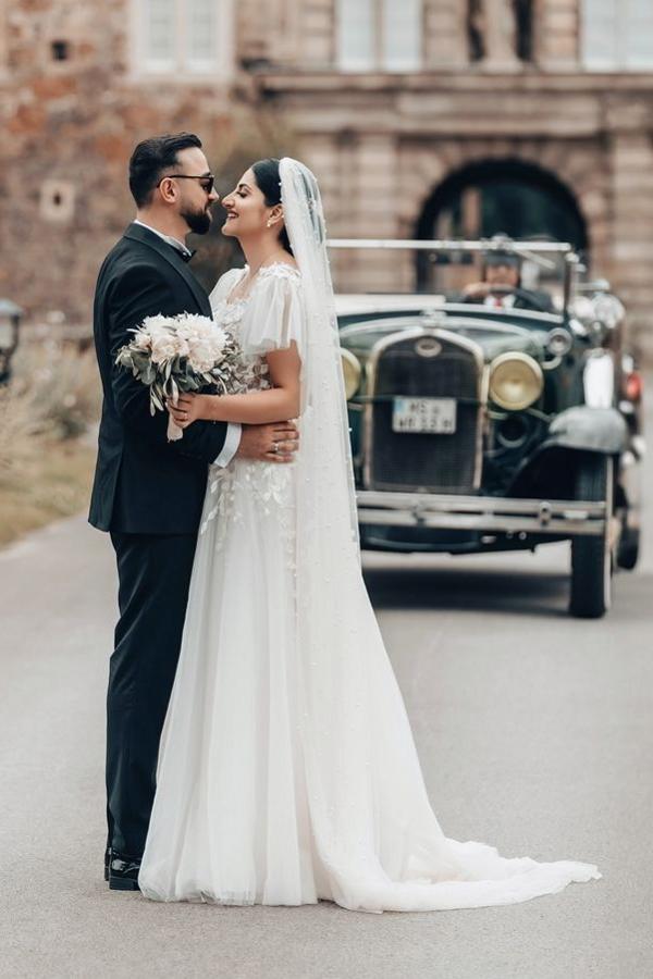 White Long A Line Tulle Floor Length Wedding Dress with Appliques Lace