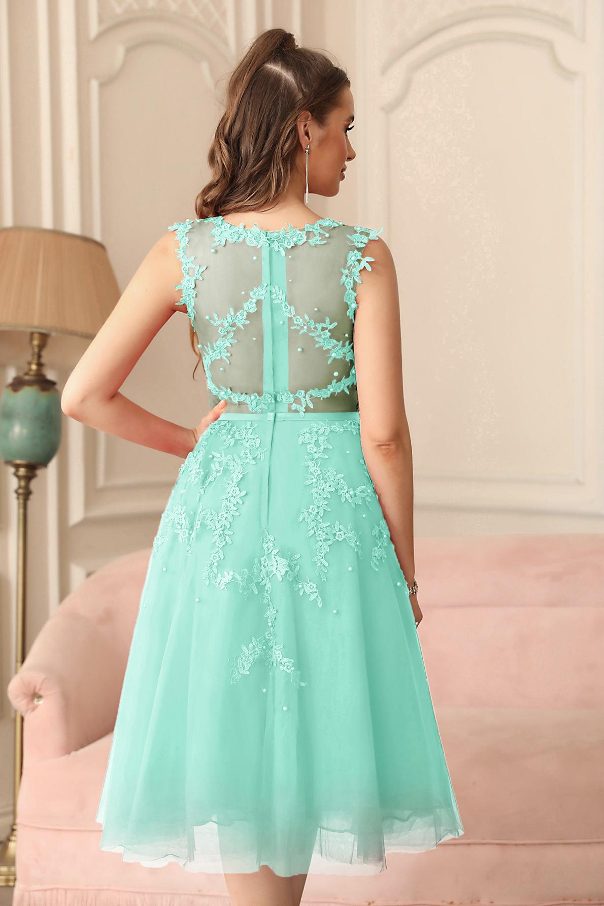 Short A-line Sleeveless Crew Neck Tulle Lace Formal Dress