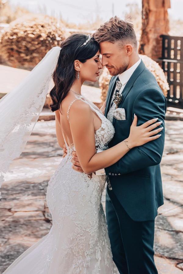 Sexy Long Mermaid Deep V-Neck Lace Tulle Backless Wedding Dress with Train