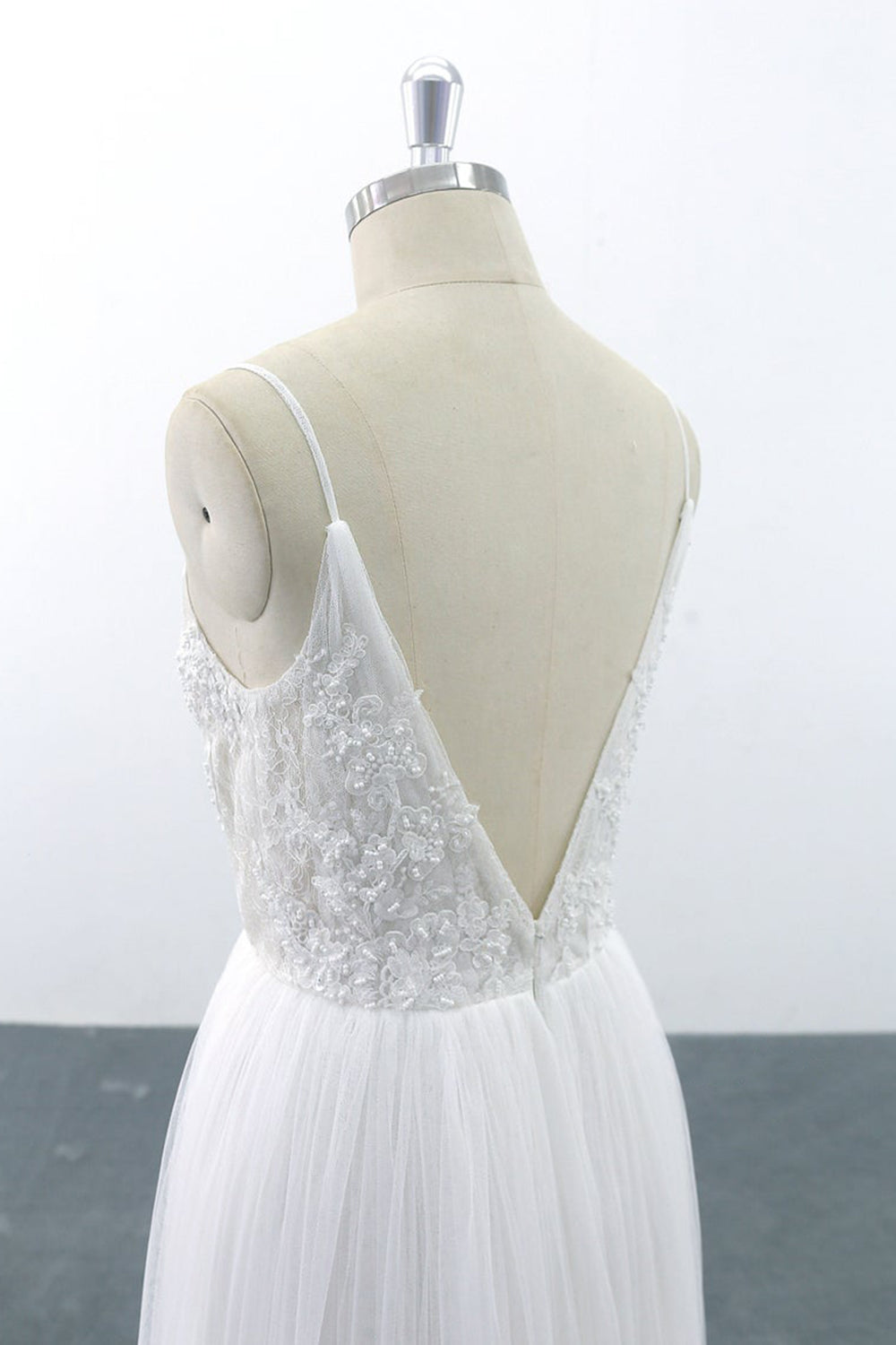 Elegant Long A-line V-neck Spaghetti Strap Tulle Lace Boho Weddding Dresses
