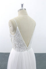 Elegant Long A-line V-neck Spaghetti Strap Tulle Lace Boho Weddding Dresses