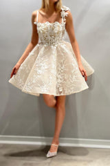 Short A-line Square Neck Spaghetti Straps Sleeveless Tulle Appliques Lace Wedding Dresses