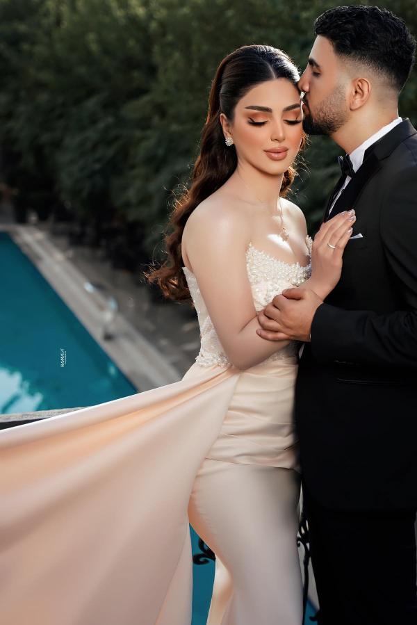 Long Sleeves Mermaid Strapless Satin Long Wedding Dresses with Beads