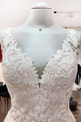 Long A-line Tulle V Neck Open Back Wedding Dress with Appliques Lace