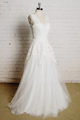 Chic Long V-neck Appliques Lace Tulle A-line Wedding Dress
