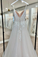 Long Spaghetti Straps V-Neck Tulle Appliques Lace A-Line Wedding Dresses