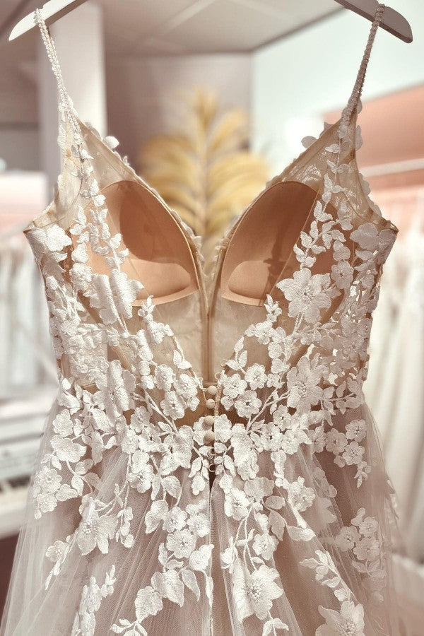 Boho Long A-line V-neck Tulle Lace Open Back Wedding Dresses