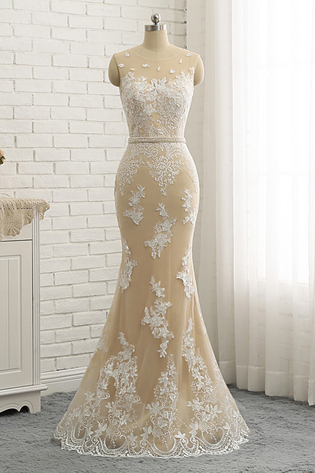 Long Mermaid Round Neck Lace Formal Evening Dress